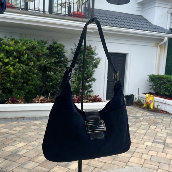 FENDI Vintage Baguette Navy Blue Suede Leather - Picture 4 of 10